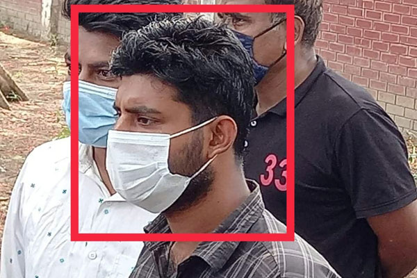 রাবিতে দুর্নীতিবিরোধী শিক্ষকদের গুলি করে মারার হুমকি (ভিডিও)