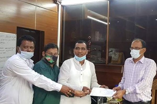 যাত্রীবাহী লঞ্চ চলাচলের দাবিতে স্মারকলিপি
