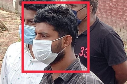 রাবিতে দুর্নীতিবিরোধী শিক্ষকদের গুলি করে মারার হুমকি (ভিডিও)