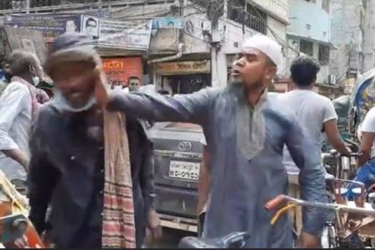 রাজধানীতে রিকশাচালককে মারধর করা সেই ব্যক্তি আটক

