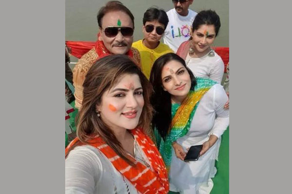 বিজেপি নেতা তথাগতকে কড়া জবাব দিলেন পায়েল-শ্রাবন্তী
