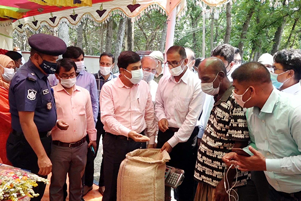 খুলনায় মোবাইল অ্যাপের মাধ্যমে ধান সংগ্রহ শুরু
