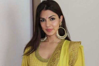 বলিউডে কাজ মিলছে না রিয়ার