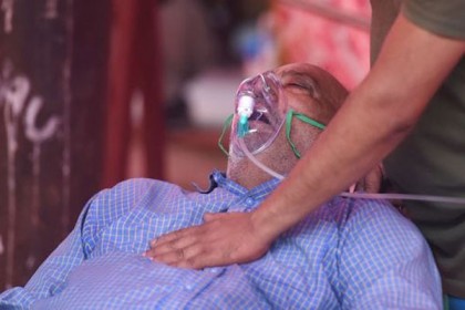 অক্সিজেনের অভাবে রোগীর মৃত্যু ‘গণহত্যার চেয়ে কম কিছু নয়’: এলাহাবাদ হাইকোর্ট