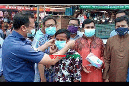 চাঁদপুর প্রেসক্লাবের উদ্যোগে মাস্ক বিতরণ
