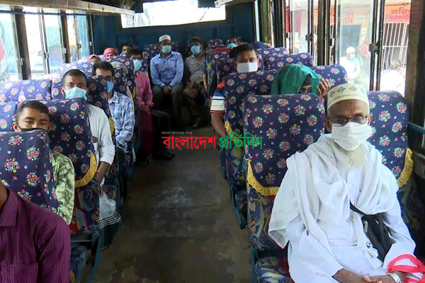 স্বাস্থ্য বিধি মেনে বরিশালে বাস চলাচল শুরু 
