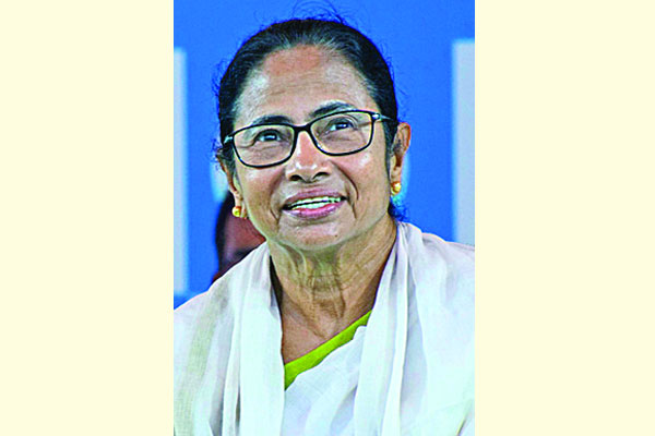 টানা তৃতীয়বার মুখ্যমন্ত্রীর শপথ মমতার