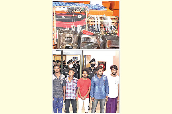 বেদের বেশে ইয়াবা পাচার
