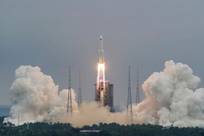 চীনা রকেট আতঙ্ক; আছড়ে পড়তে পারে যেকোন স্থানে