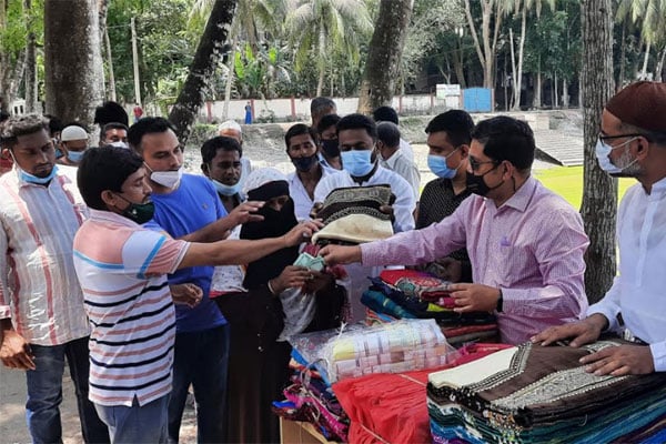 শরীয়তপুরে ৩ হাজার হতদরিদ্র পরিবারের মাঝে খাদ্য সামগ্রী বিতরণ 