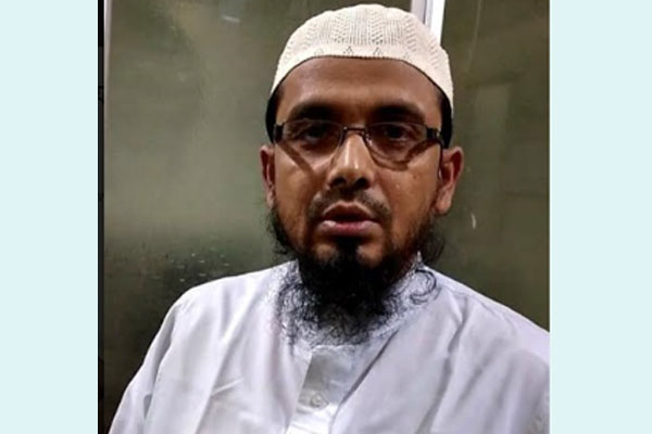পালিয়ে থাকা ব্রাহ্মণবাড়িয়ার হেফাজত নেতা ফেনী থেকে গ্রেফতার

