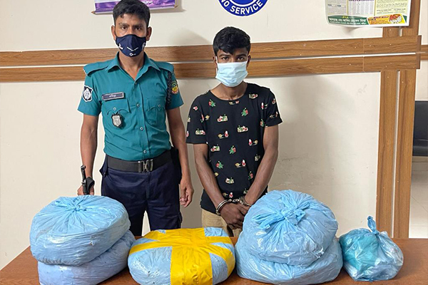 গাজীপুরে ১০ কেজি গাঁজাসহ মাদক ব্যবসায়ী আটক