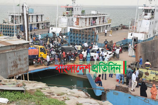 ফেরি চলাচল বন্ধ: দৌলতদিয়া ফেরিঘাটে আটকা শত শত যানবাহন