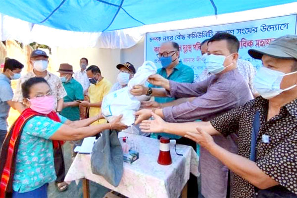 রাঙামাটিতে দরিদ্র জনগোষ্ঠীর মাঝে ত্রাণ বিতরণ
