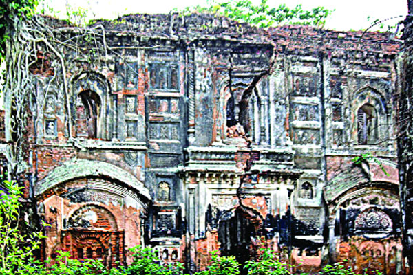ইতিহাসের নান্দনিক ঐতিহ্য নওগাঁর ভাঙা মসজিদ
