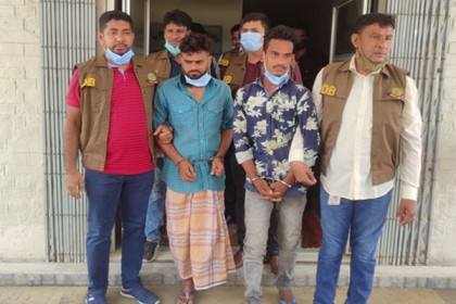 চট্টগ্রামে চালক-হেলপার হত্যায় দুই আসামি গ্রেফতার