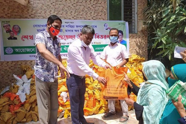 নোয়াখালীতে ১৪ হাজার পরিবারে ঈদ সামগ্রী বিতরণ