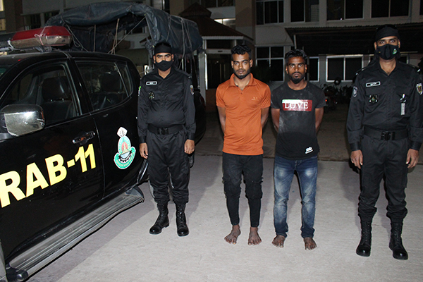 নারায়ণগঞ্জে ফেন্সিডিল ও গাঁজাসহ আটক দুই