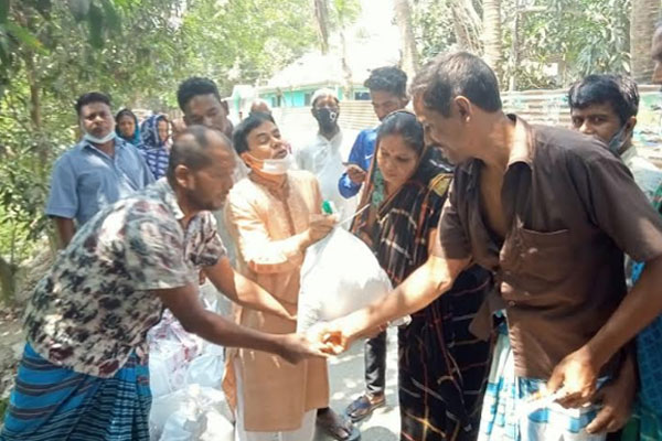 মুন্সীগঞ্জে ঈদ উপহার পেলো ৫০০ পরিবার 
