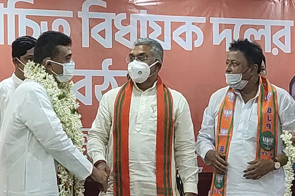সেই শুভেন্দুই হলেন মমতার বিরোধী দলনেতা