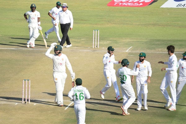 হোয়াইটওয়াশ জিম্বাবুয়ে, ইতিহাস গড়ল পাকিস্তান
