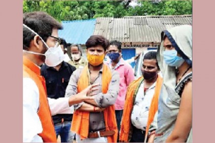 বিজেপি কর্মীকে ছাড়াতে থানায় হিরণ, বিতর্ক তুঙ্গে