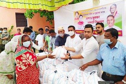 ত্রাণ ও সুরক্ষা সামগ্রী পেল গরিব-অসহায়রা