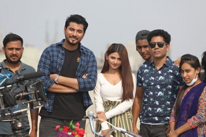 ফুয়াদের লাভ সাইকেলে তানভীর-স্মিতা