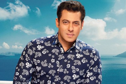 সালমানের পরিবারে কোভিডের থাবা  

