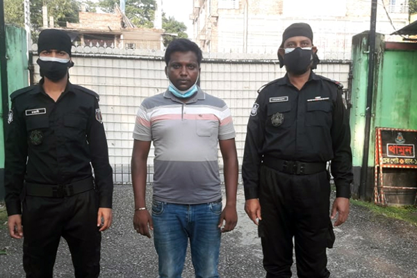 চাকরির প্রলোভন দেখিয়ে অর্থ হাতিয়ে নেয়ার অভিযোগে রংপুরে গ্রেফতার ১