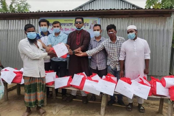 আলফাডাঙ্গায় শতাধিক হতদরিদ্র পরিবারে ঈদ ফুড প্যাক বিতরণ 