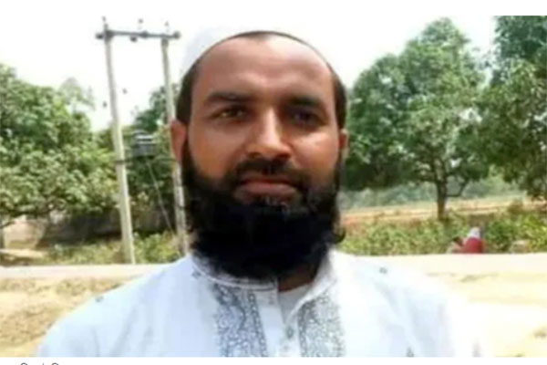 অযোধ্যায় সম্প্রীতির হাওয়া, গ্রাম প্রধান নির্বাচিত মুসলিম ধর্মগুরু

