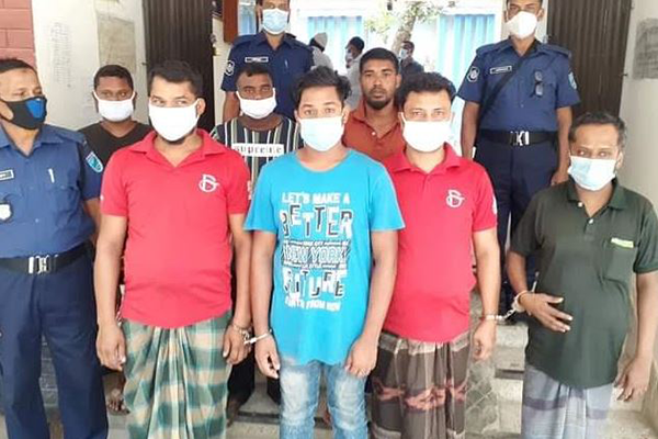 বোয়ালমারীতে গণপরিবহনে চাঁদাবাজির অভিযোগে গ্রেফতার ৩