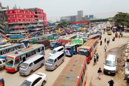 ঢাকা-চট্টগ্রাম মহাসড়কে দীর্ঘ যানজট