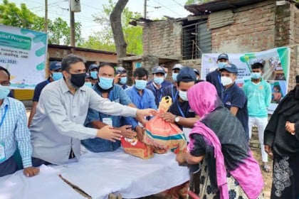 কেরানীগঞ্জে অসহায়দের মাঝে খাদ্য সামগ্রী বিতরণ