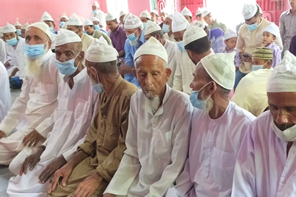 সৌদর সাথে মিল রেখে বরগুনার অর্ধশত পরিবারে আজ ঈদ