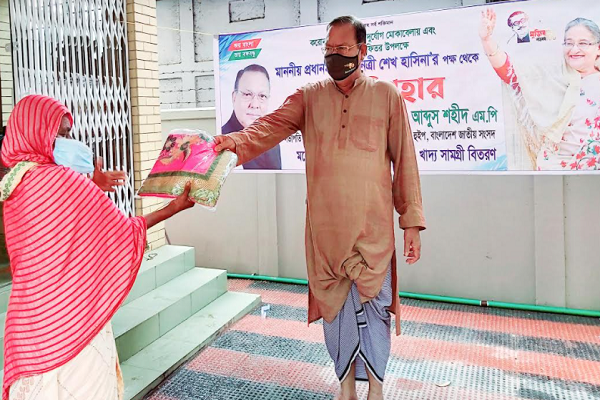 শ্রীমঙ্গলে ঈদের নতুন কাপড় পেল ৫০০ হতদরিদ্র