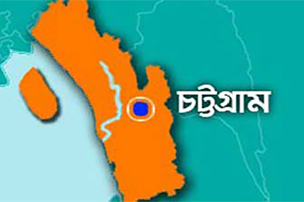ইফতার মাহফিলে হুইপ সামশুলের ক্যাডার বাহিনীর হামলা, পটিয়ায় বিক্ষোভ ও প্রতিবাদ