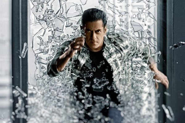 একসঙ্গে ১০ লাখ ভক্তের লগইনের চেষ্টা, রেকর্ড গড়ল সালমানের রাধে