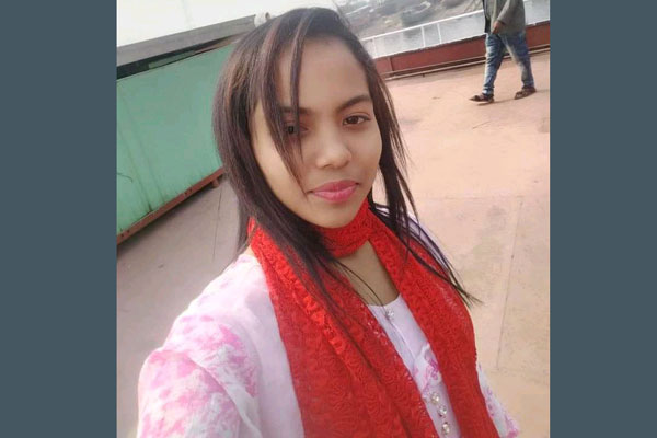 মেয়ের লাশ নিয়ে থানায় হাজির মা, বান্ধবী আটক