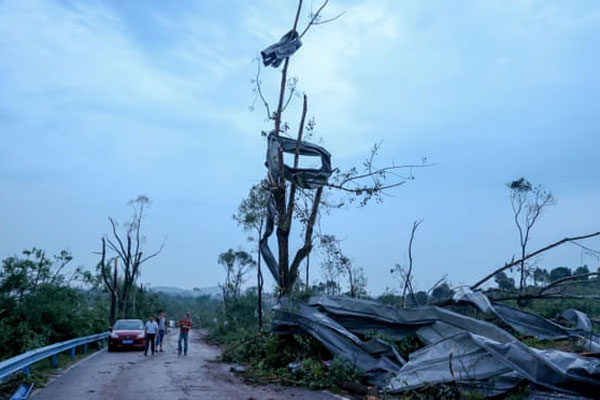 চীনে টর্নেডোর আঘাতে ১২ জনের প্রাণহানি, আহত ৩০০