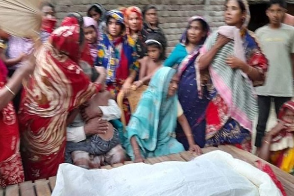 গাংনীতে গরুর শিংয়ের আঘাতে প্রাণ গেল নারীর 