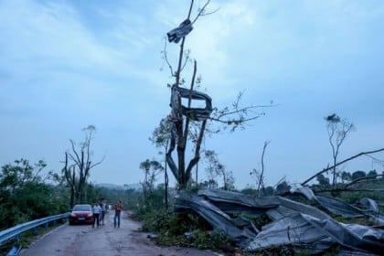 চীনে টর্নেডোর আঘাতে ১২ জনের প্রাণহানি, আহত ৩০০