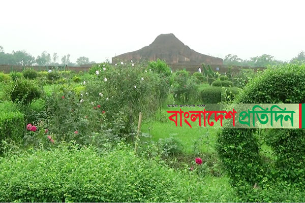 বন্ধ রয়েছে পাহাড়পুর বৌদ্ধবিহার, বিপাকে ক্ষুদ্র ব্যবসায়ীরা 