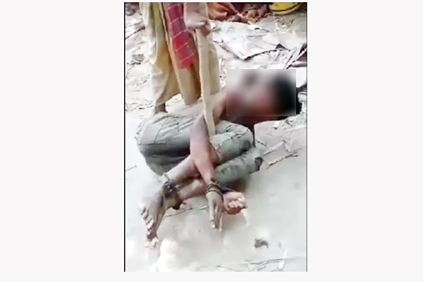 খুঁটির সঙ্গে হাত-পা বেঁধে কিশোরকে নির্যাতনের অভিযোগ