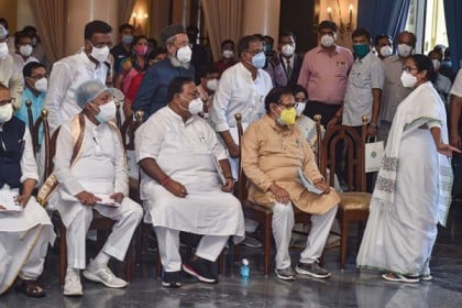 মমতার মন্ত্রিসভায় ২৮% সদস্যের বিরুদ্ধেই ফৌজদারী মামলা, কোটিপতি ৩২ জন! 