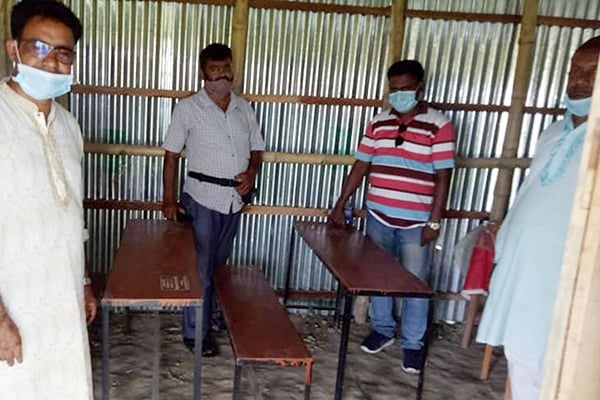 নন্দীগ্রামে ৭ শিক্ষা প্রতিষ্ঠানে বেঞ্চ দিল ইউনিয়ন পরিষদ