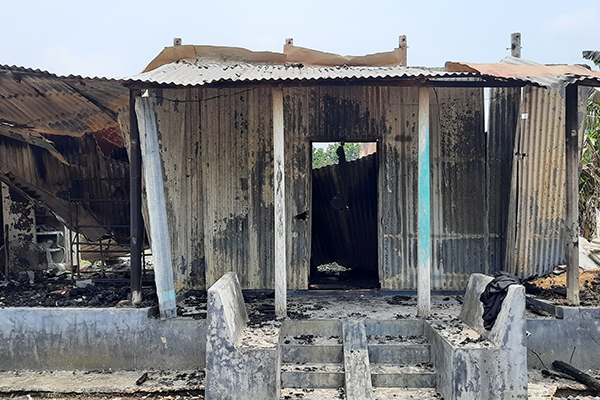 সখীপুরে প্রবাসীর বাড়িতে আগুন দিল দুর্বৃত্তরা