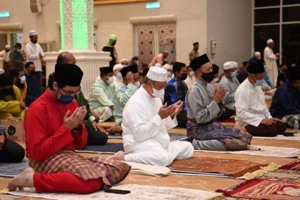 মালয়েশিয়ার মসজিদে মসজিদে ফিলিস্তিনিদের জন্য দোয়া