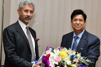 অ্যাস্ট্রাজেনেকার টিকা দ্রুত পেতে ভারতের পররাষ্ট্রমন্ত্রীকে অনুরোধ 


